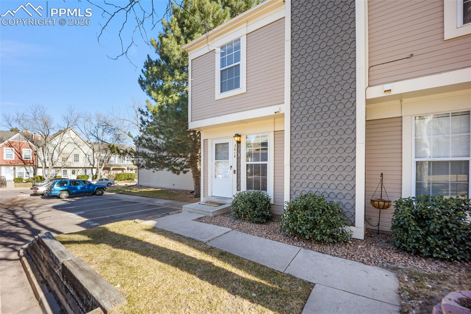 Photo 3 of 3618 Queen Anne Way, Colorado Springs