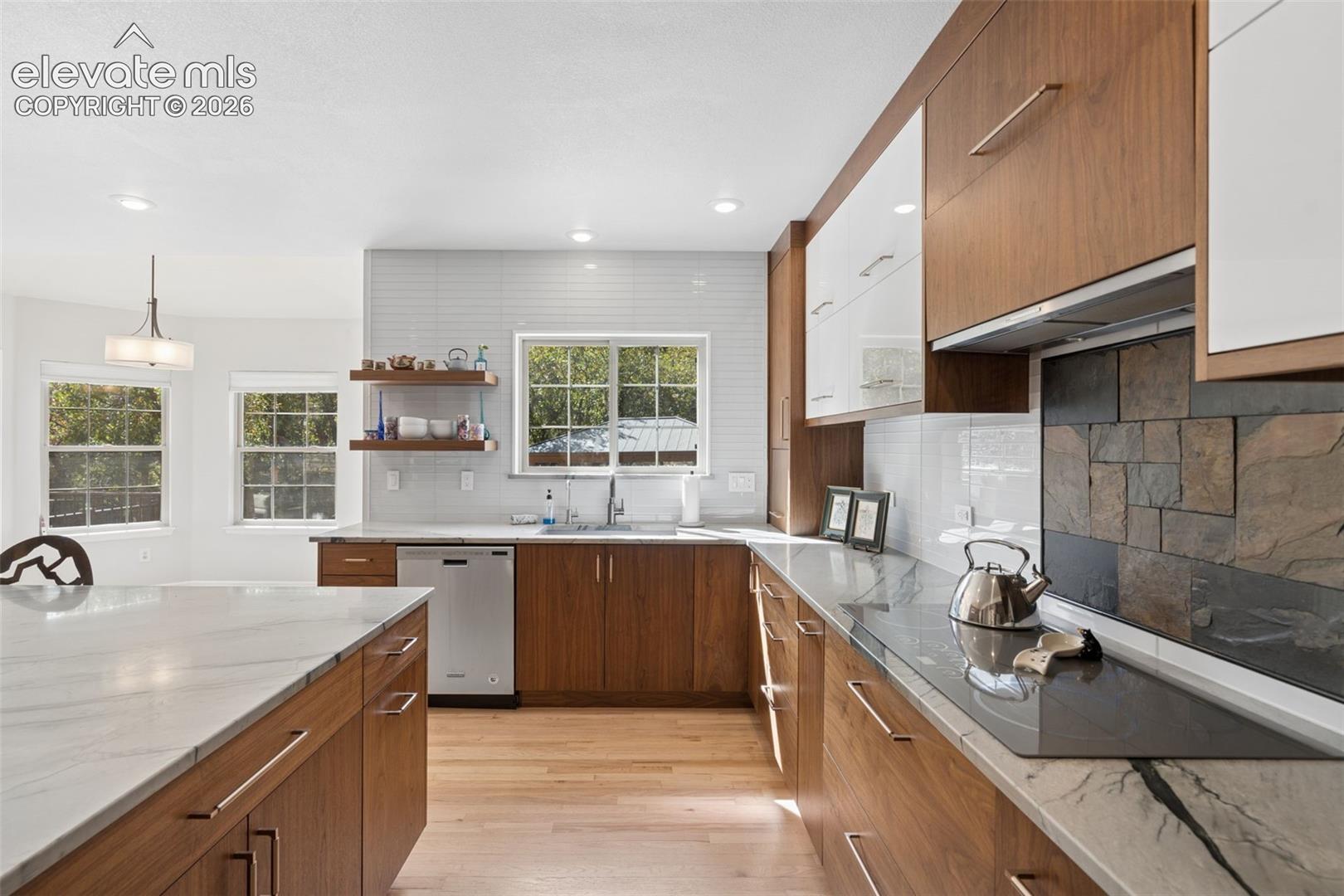 Photo 14 of 5830 Broadmoor Bluffs Drive, Colorado Springs