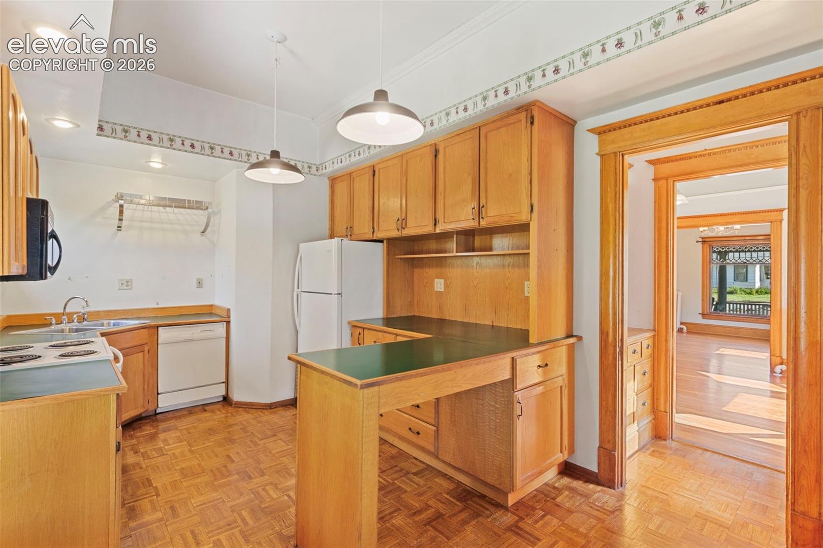 Main unit kitchen