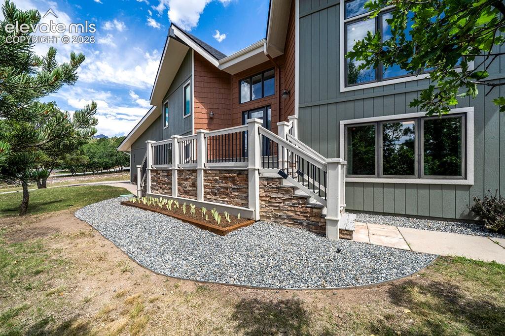 6815 Oak Valley Ln, Colorado Springs, CO 80919