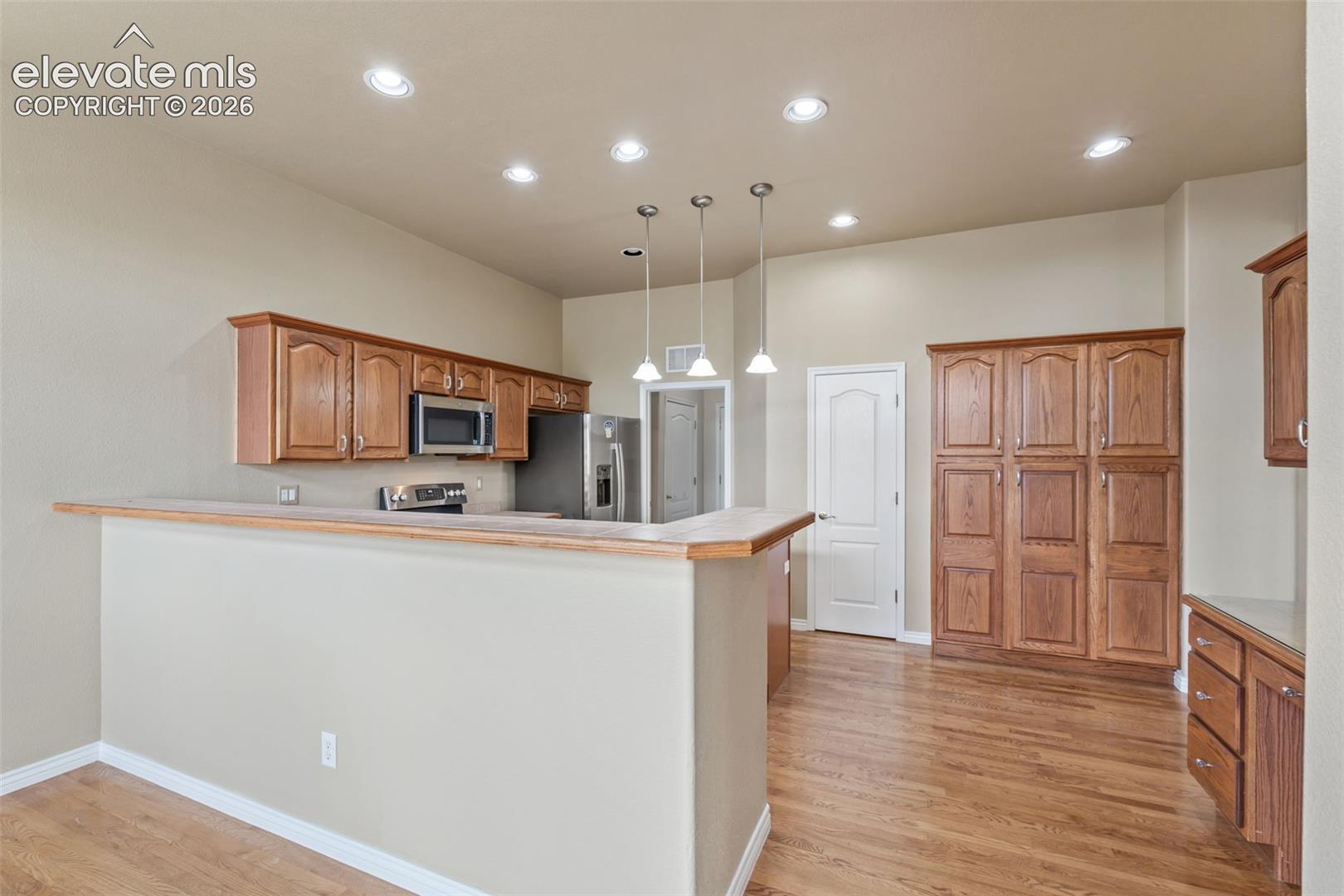 Photo 36 of 1992 London Carriage Grove, Colorado Springs