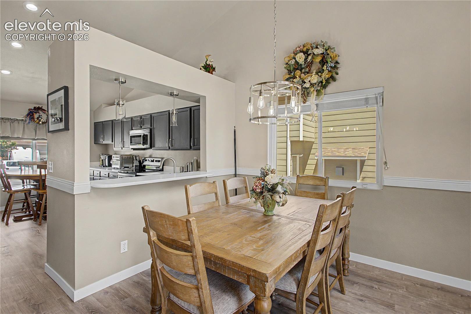 Breakfast bar & additional dining