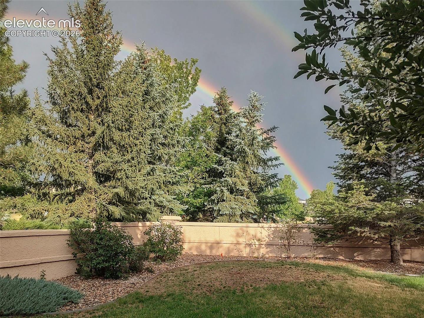 Double rainbow for the lucky Buyer!