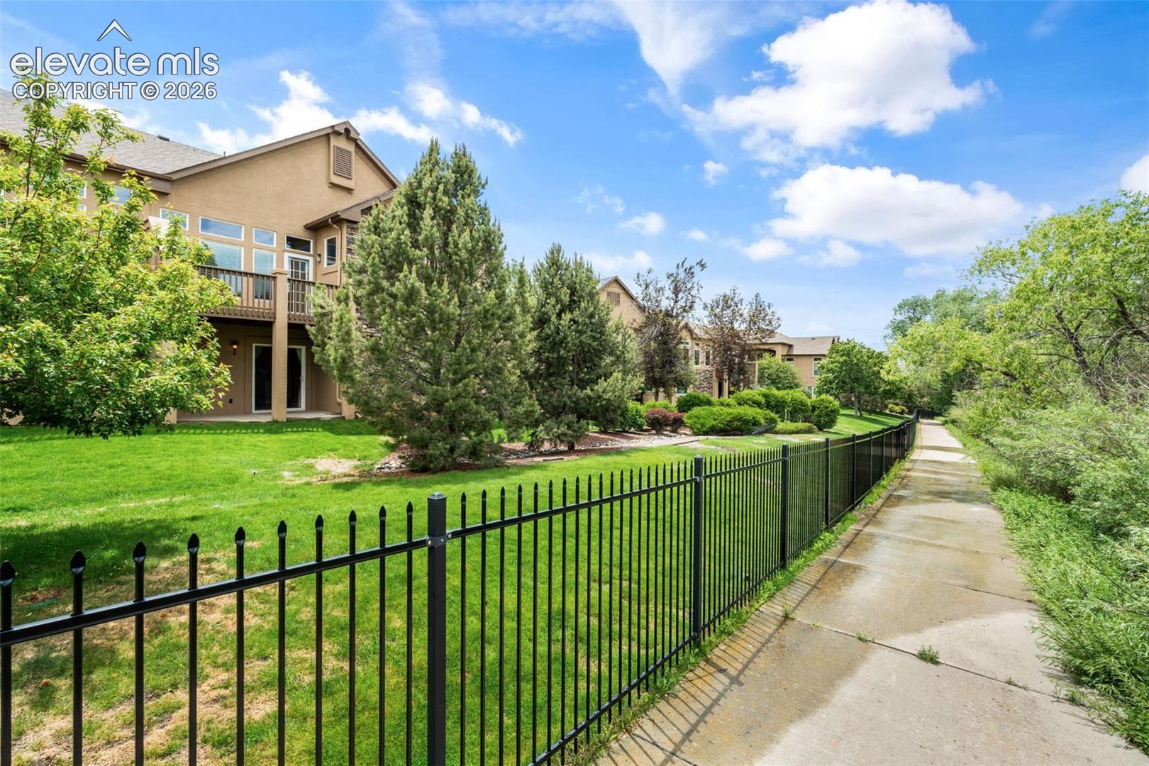 Photo 9 of 1992 London Carriage Grove, Colorado Springs