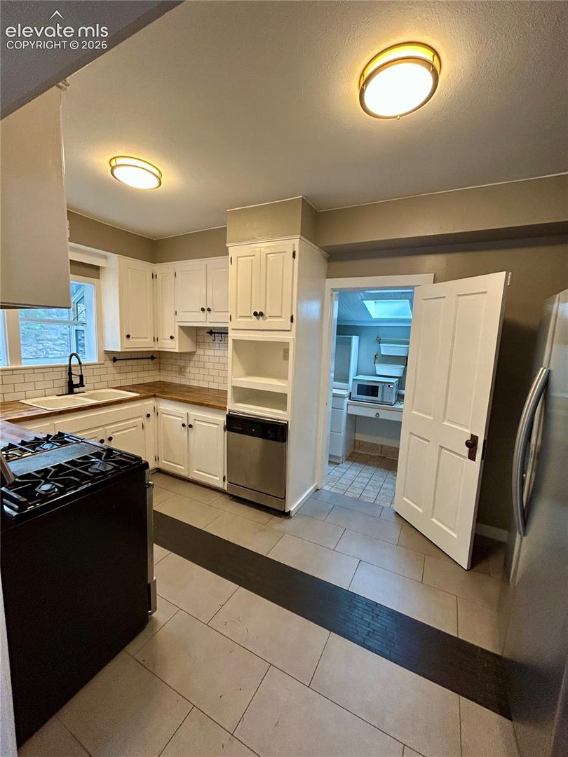 Main House/602: Remodeled kitchen