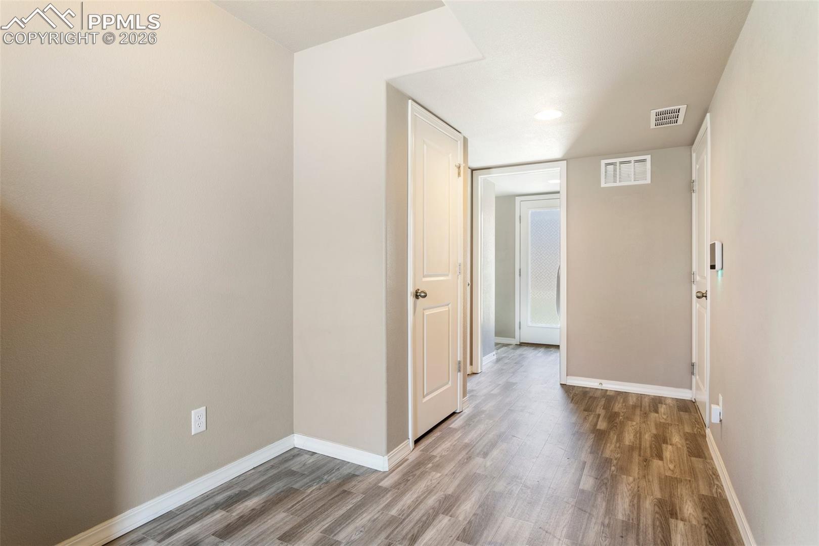 834 Grissom Dr, Colorado Springs, CO 80915