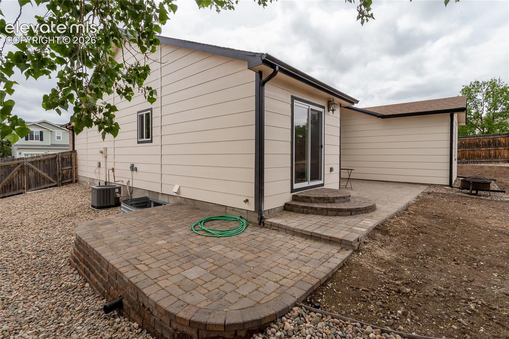 Plenty of room to BBQ, relax & enjoy outdoor dining!