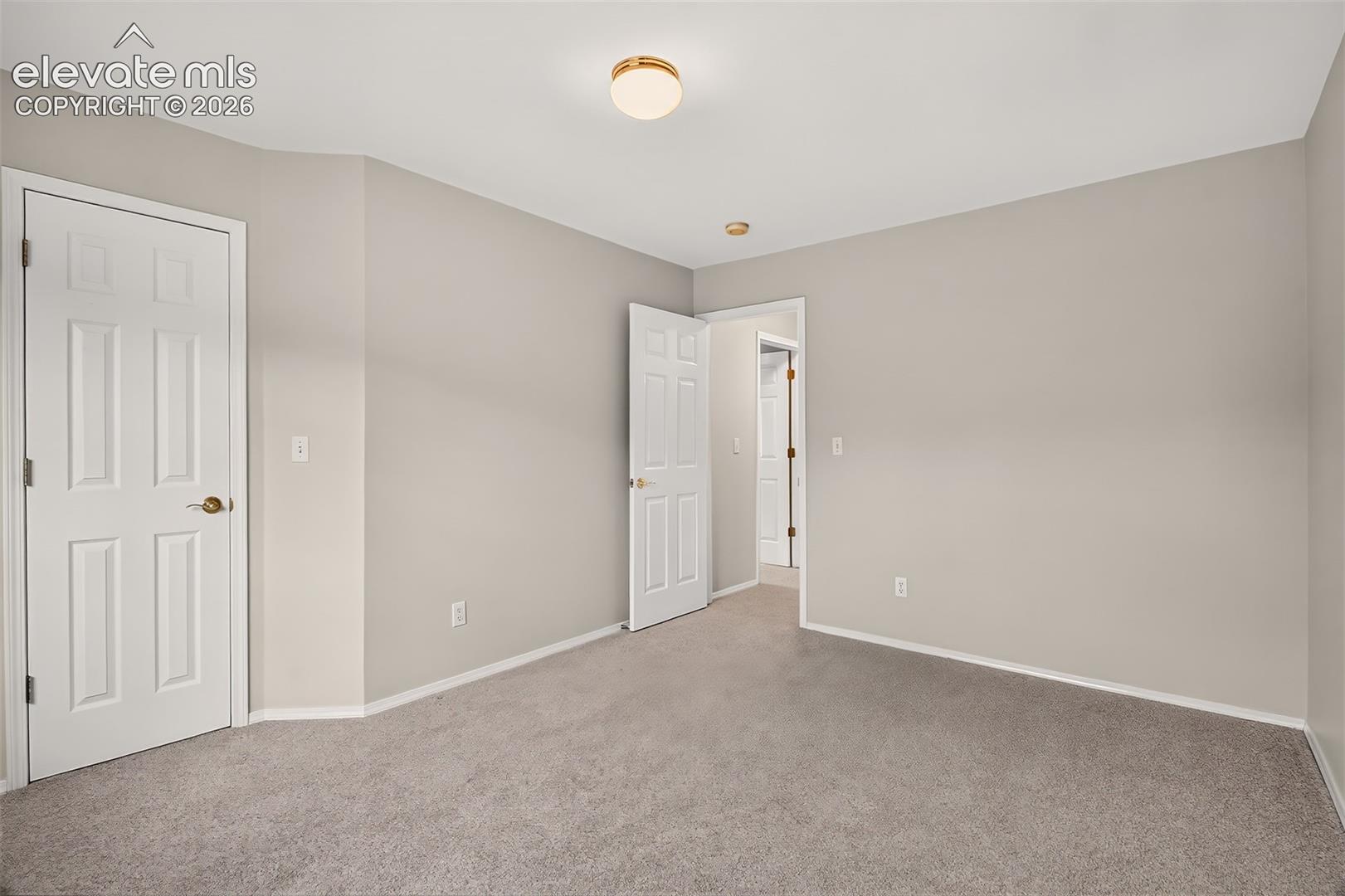 Guest bedroom.