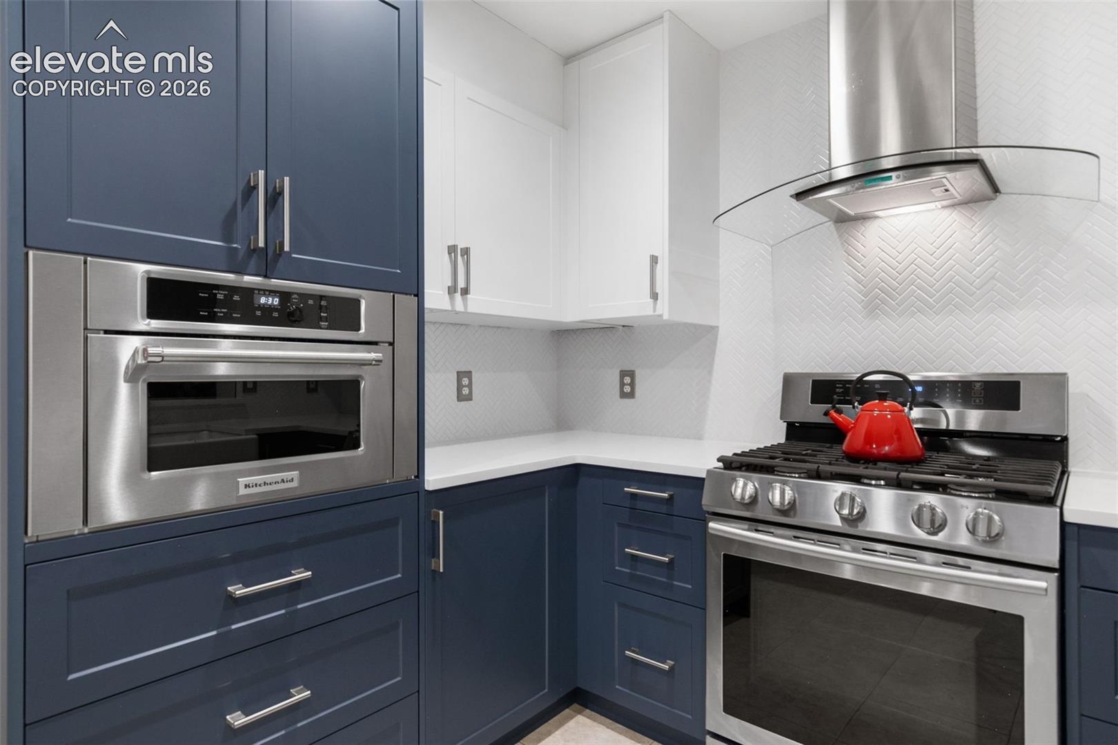 Built in microwave, gas stove 