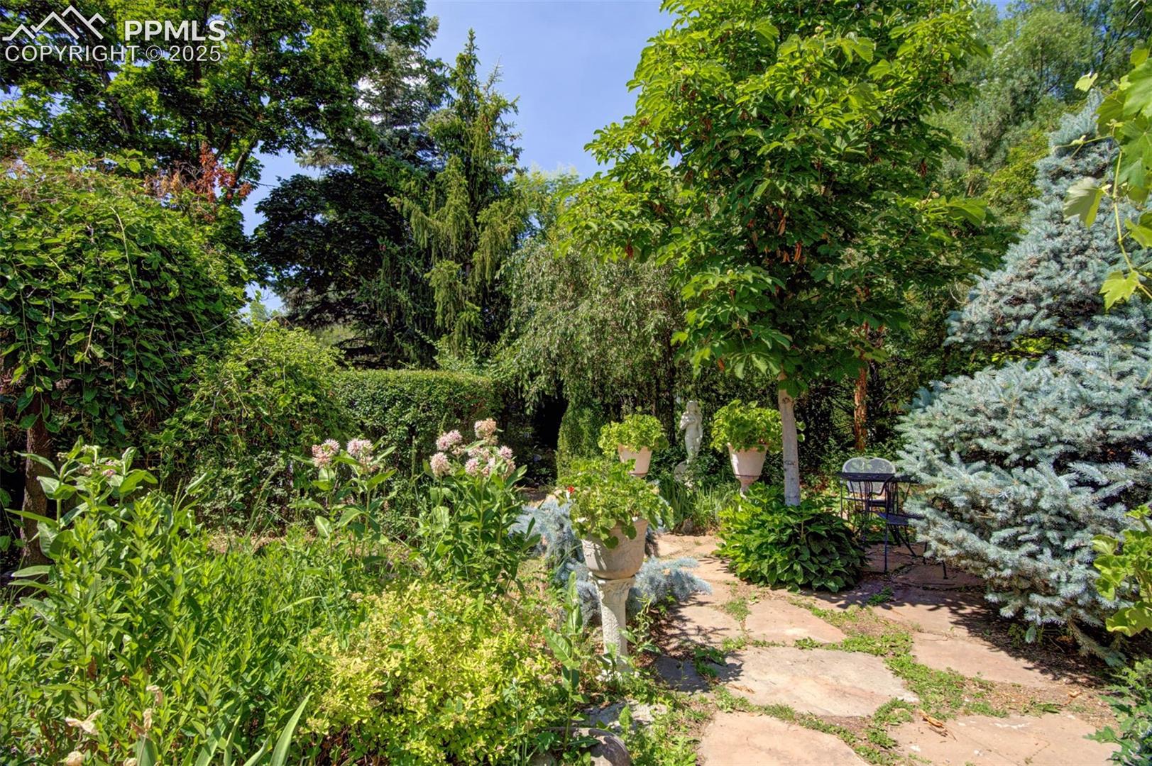 Secret Garden: Pathways