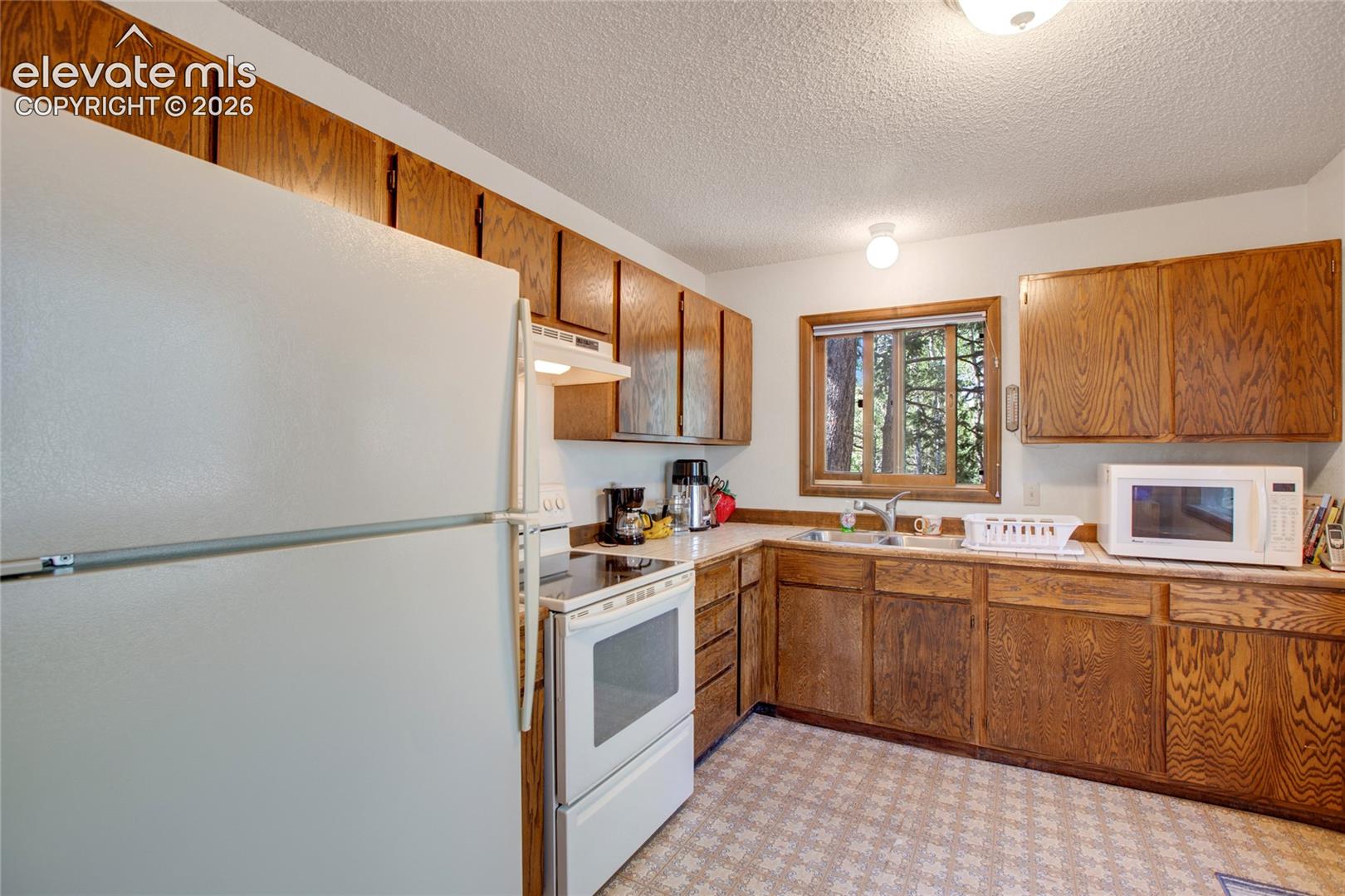 Photo 11 of 886 Cottonwood Lake Drive, Divide