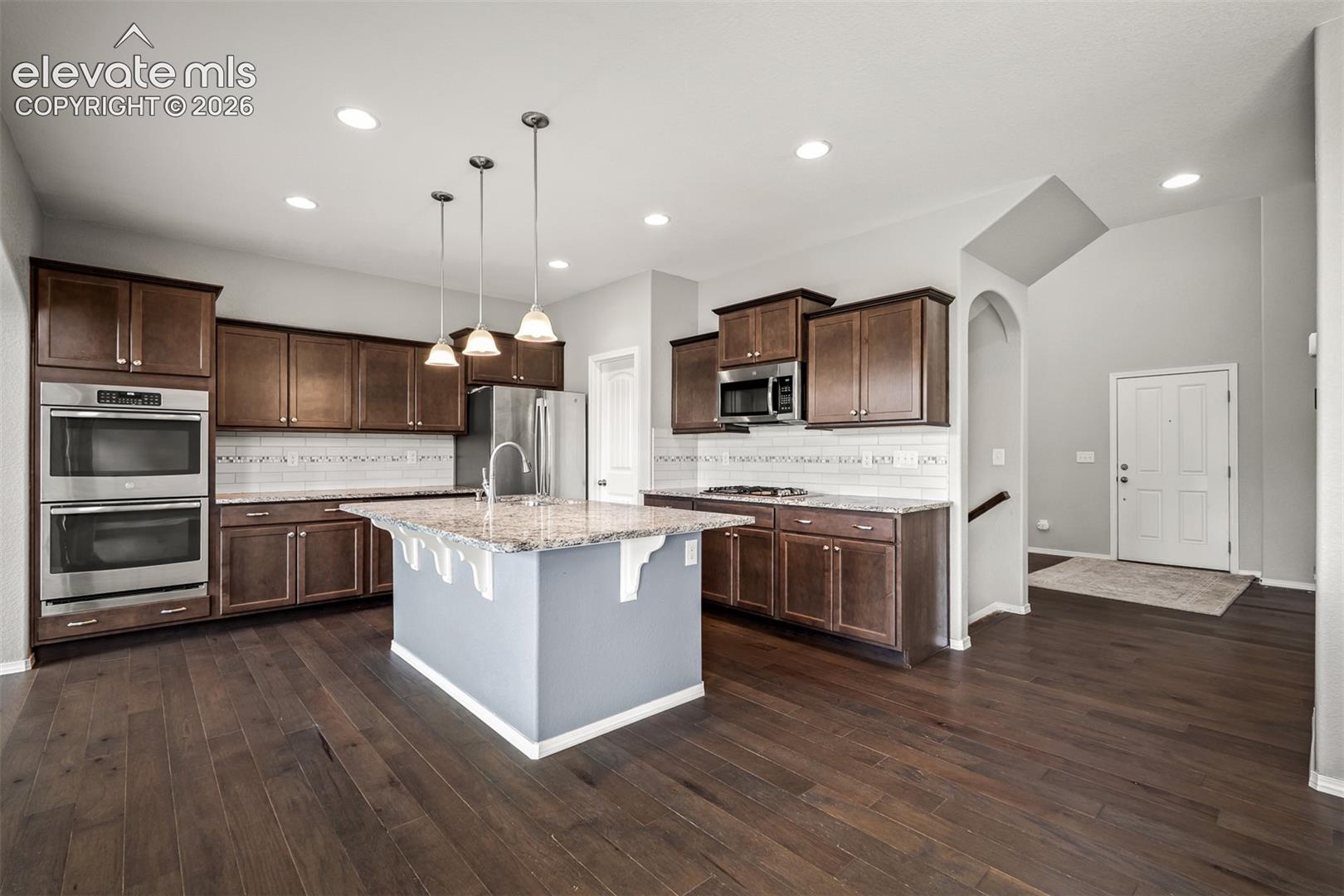 7242 Lewis Clark Trail