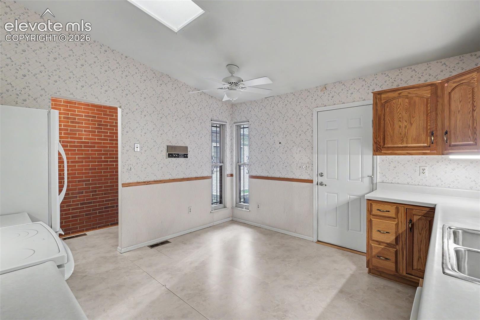 Photo 9 of 538 Lakewood Circle, Colorado Springs