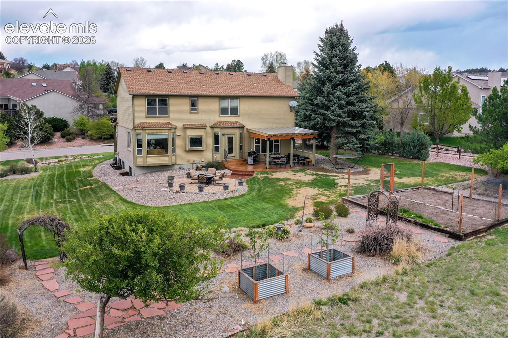 Huge .423 Acre lot opens to Community Greenspace and Walking Trails