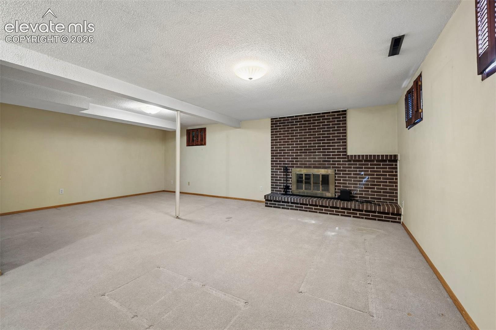 Large Family Room/Rec room