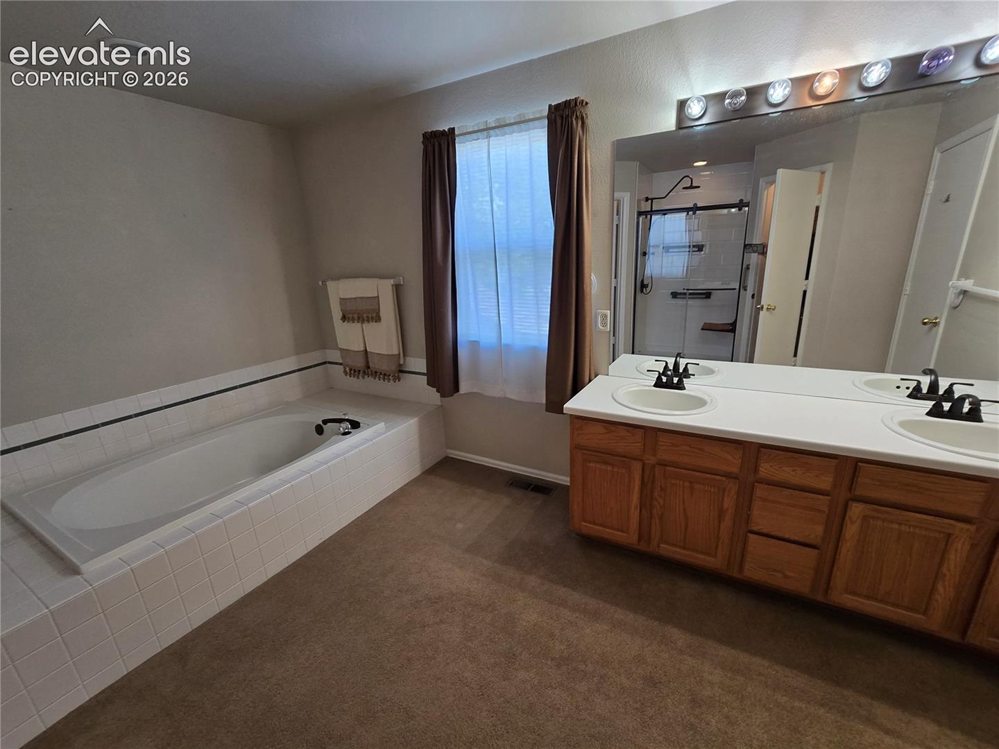 Primary 5-piece Bath