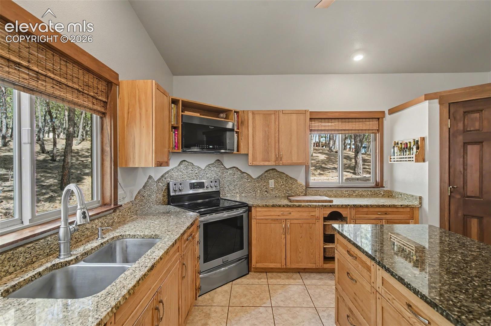Photo 16 of 230 Blue Garter Way, Monument