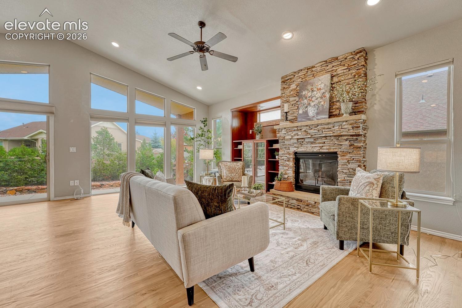 Dramatic wall of windows in the Great Room that brings in lots of natural light.