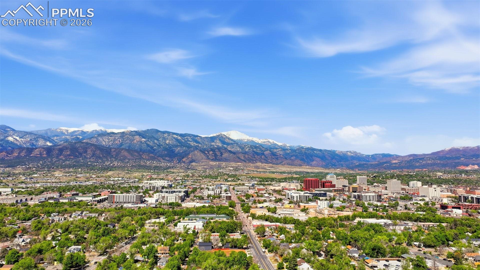 5 minutes to I-25, and less to dining, shopping and entertainment. 