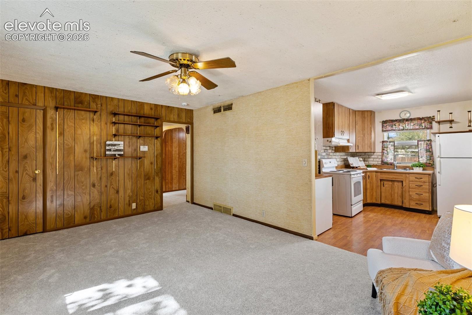 Photo 11 of 410 Lynn Avenue, Colorado Springs
