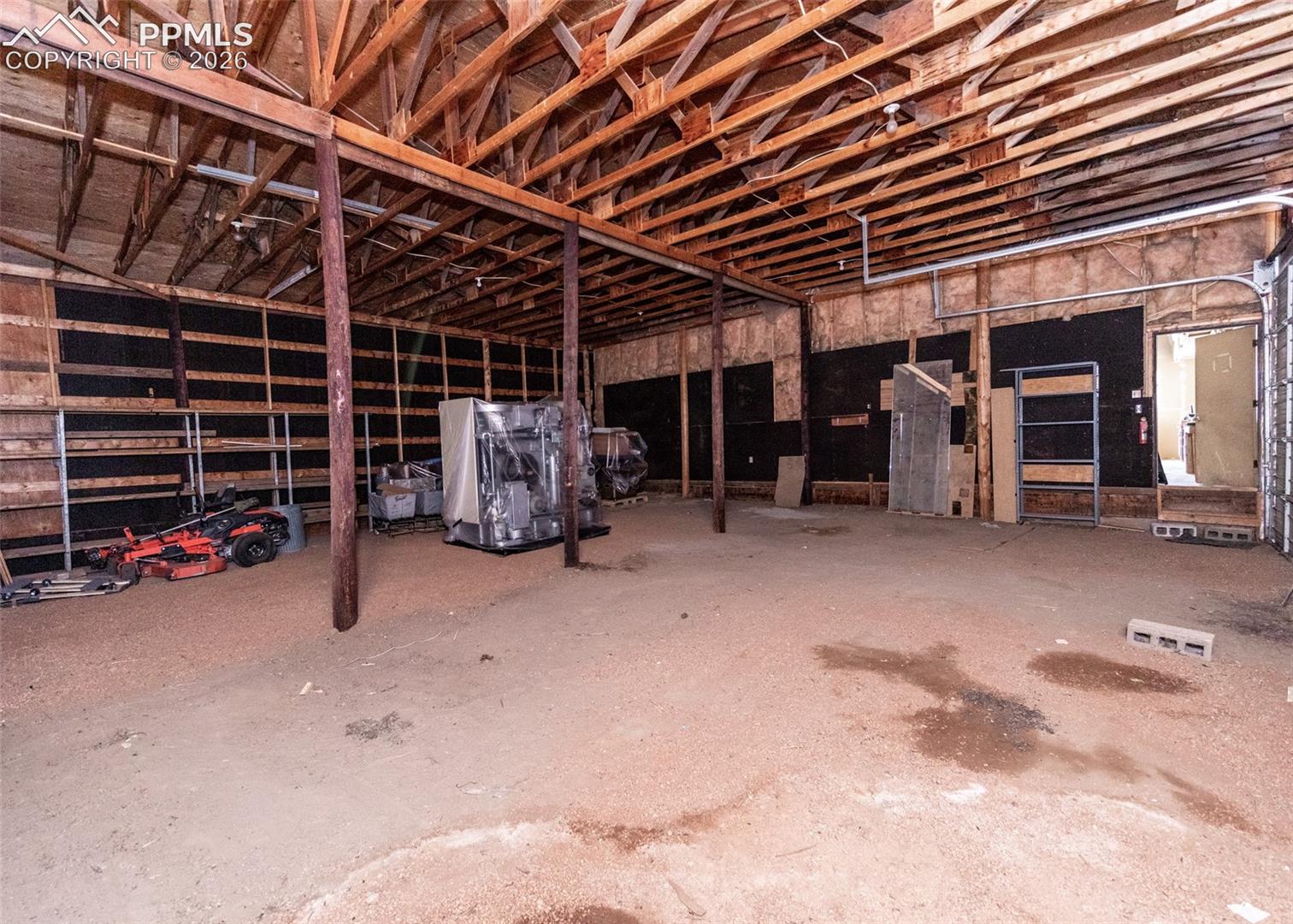Detached garage