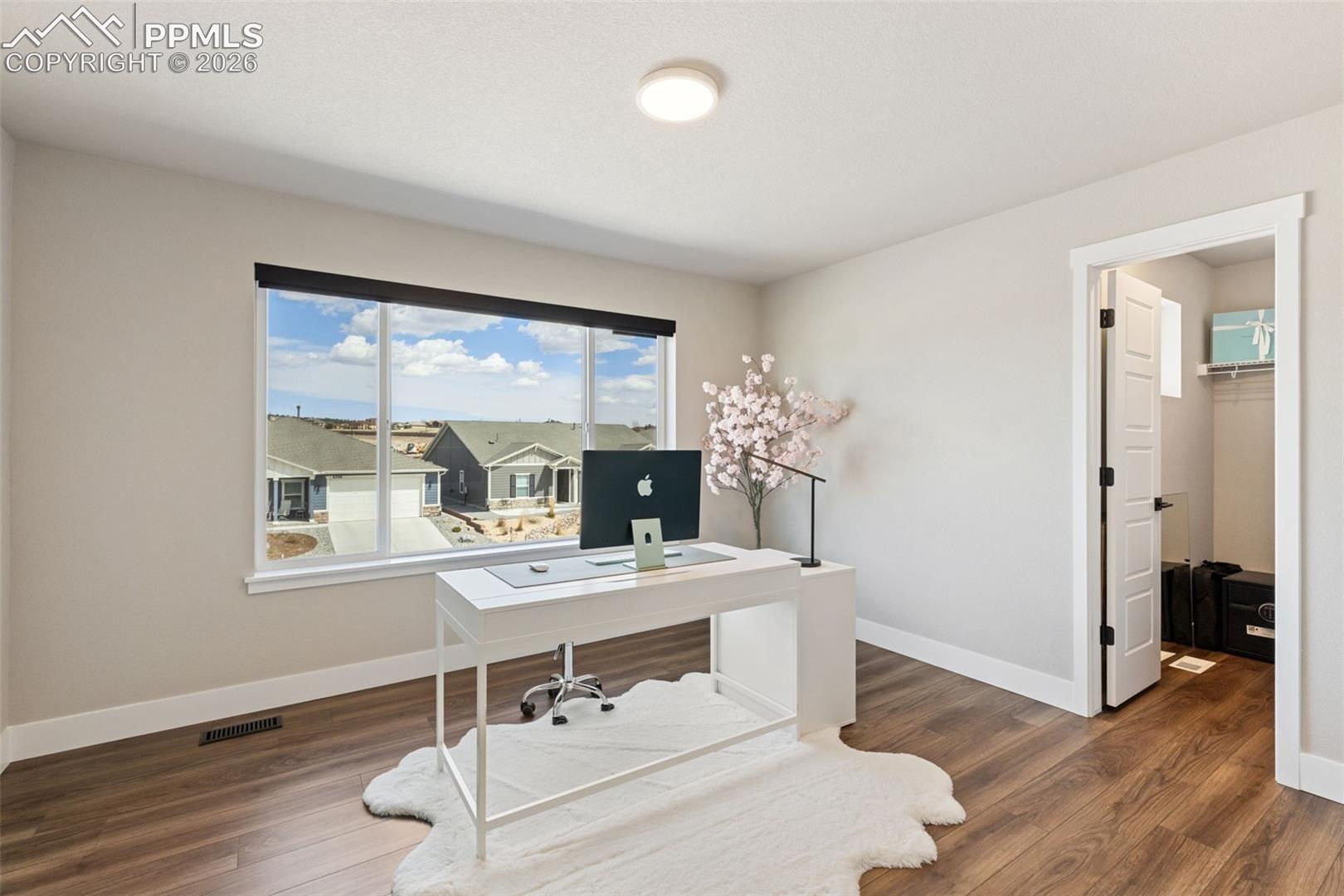 Upper-Level 2nd Bedroom w/Walk-in Closet