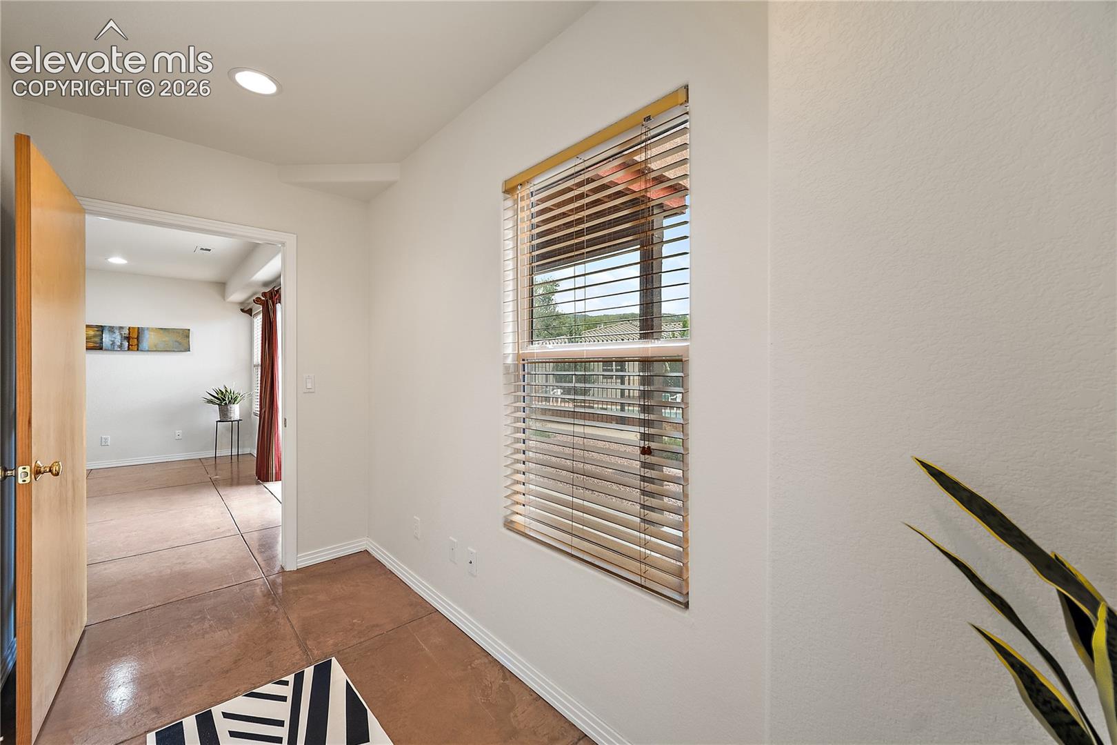 Flex space in the basement perfect for an office space. 