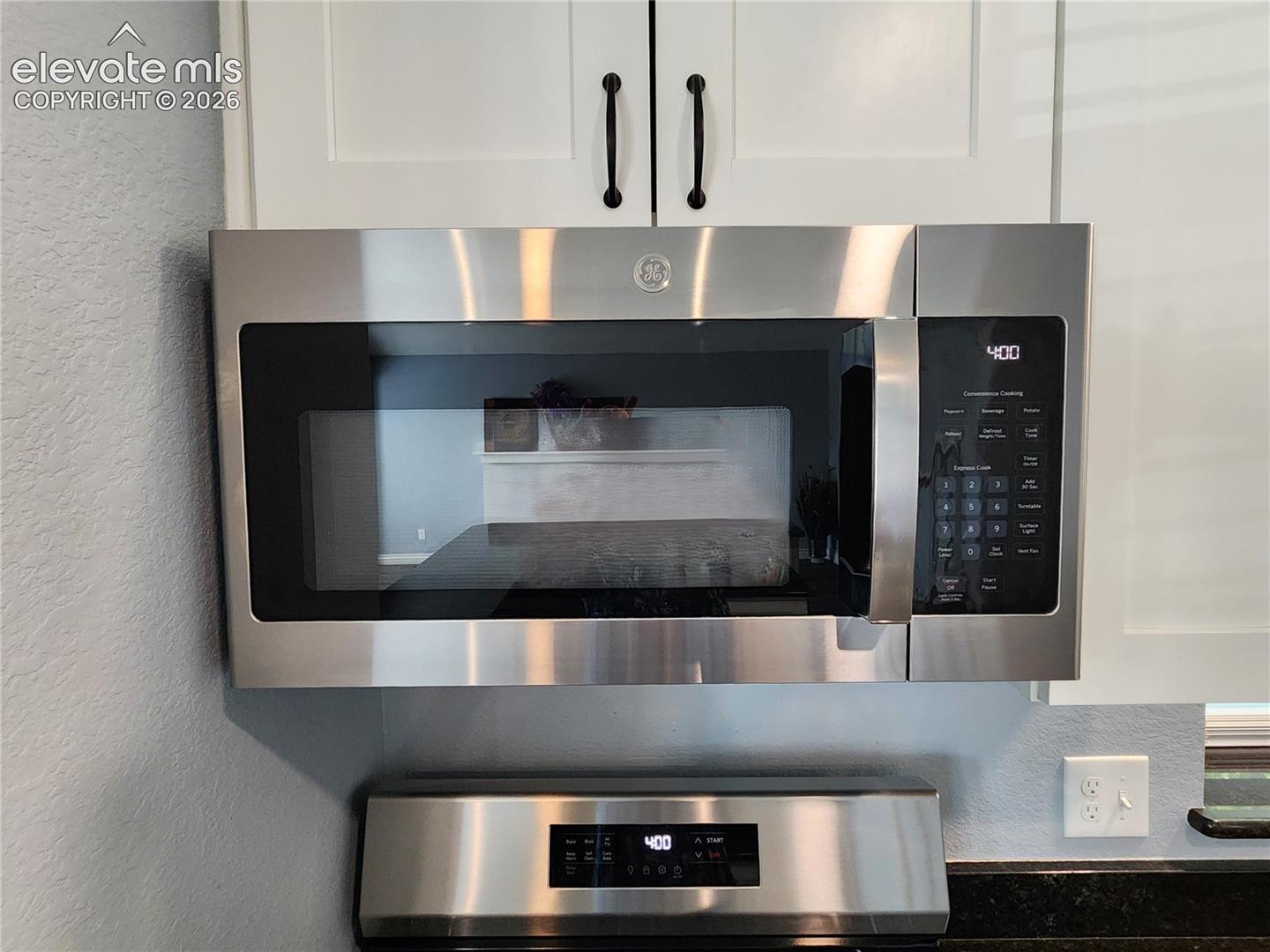 High-quality built-in stainless steel microwave maximizing counter space