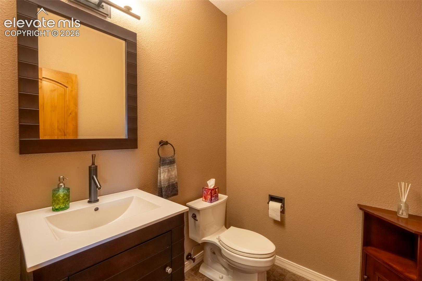 Powder bath (1) - main floor