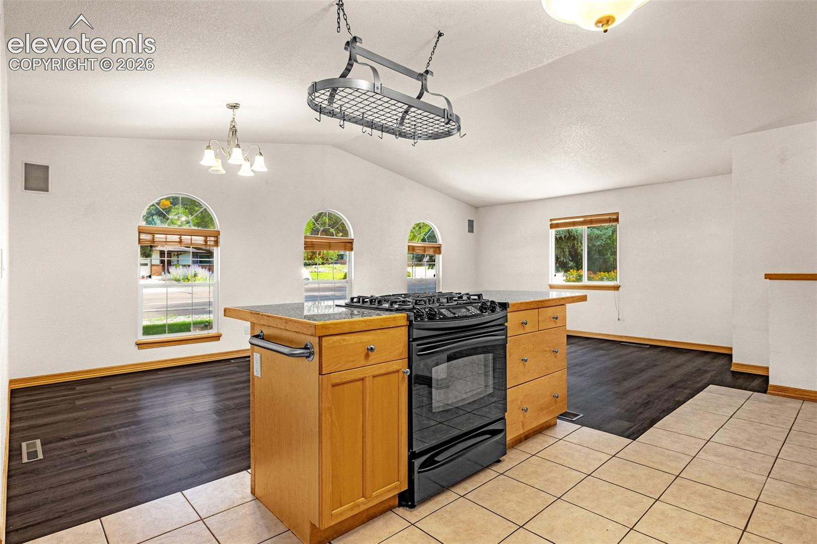 Photo 9 of 2613 Flintridge Drive, Colorado Springs