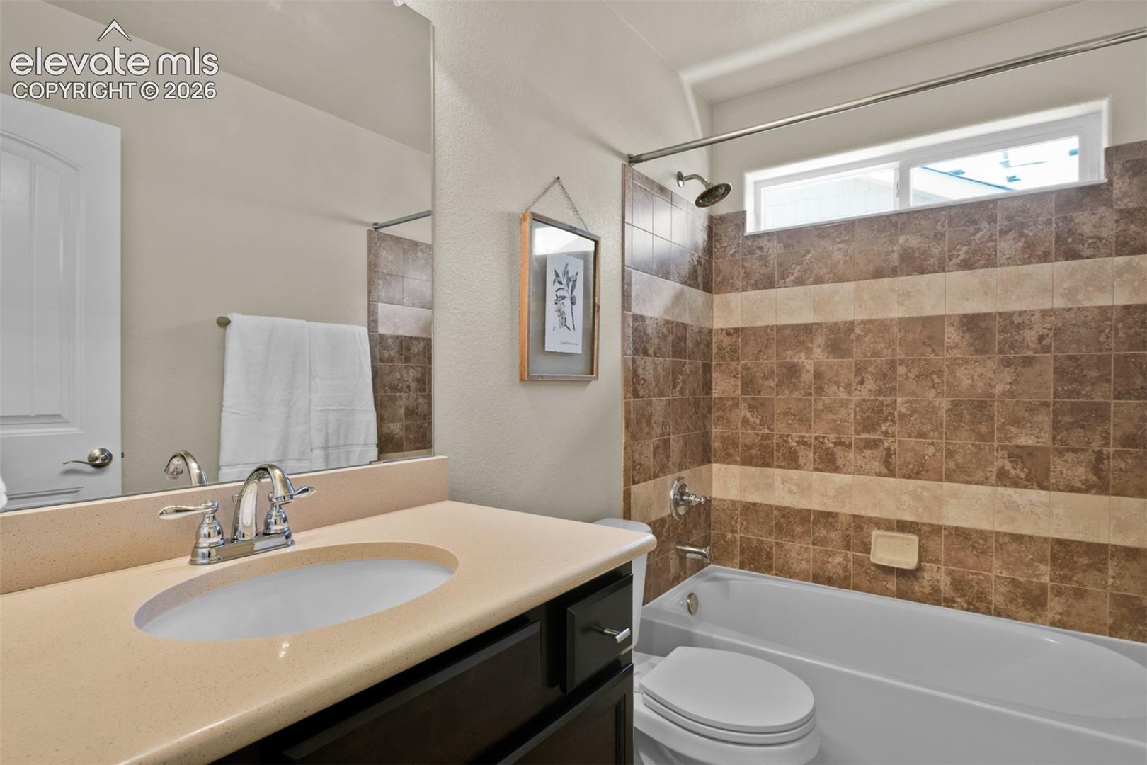 Main level full bath
