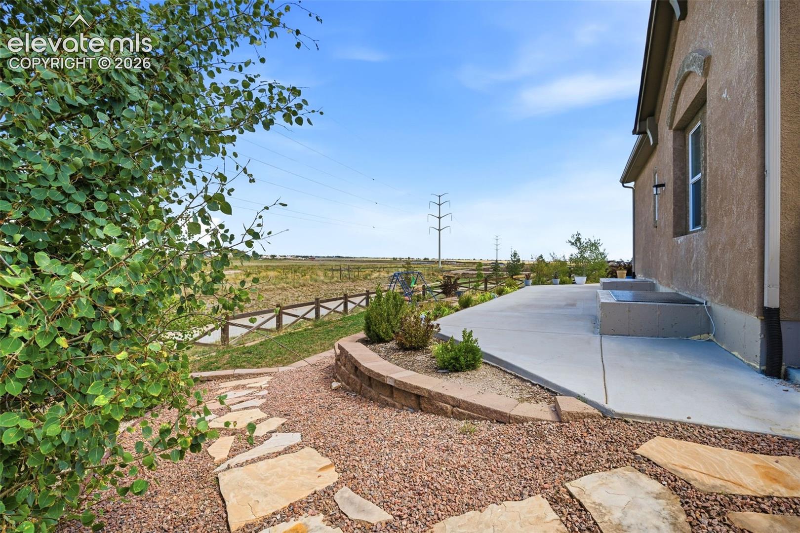 Dog Run/side yard seprate fence