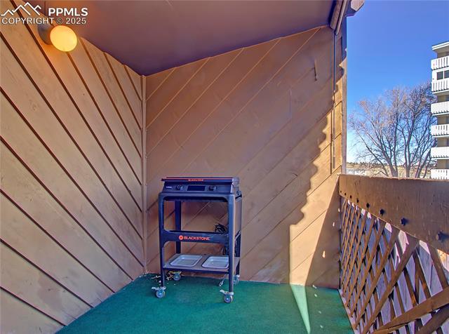 Main level deck with grill. This unit is on the second floor for additional privacy