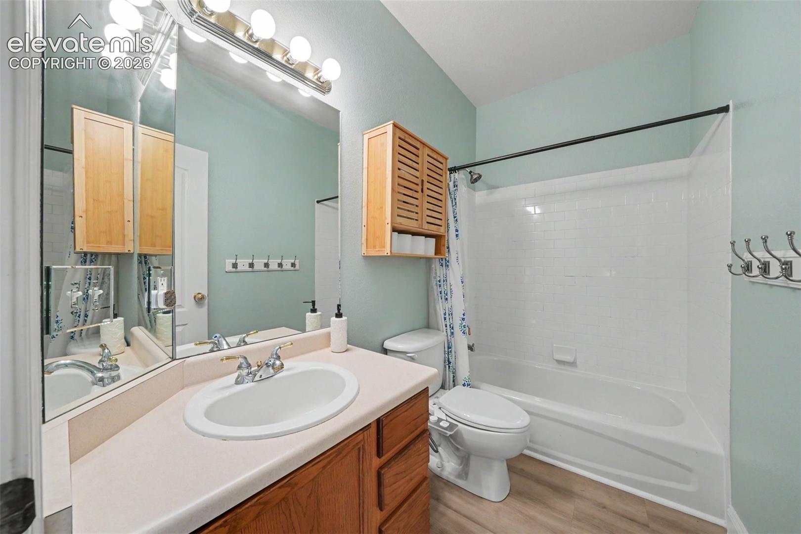 Full Upstairs Bathroom