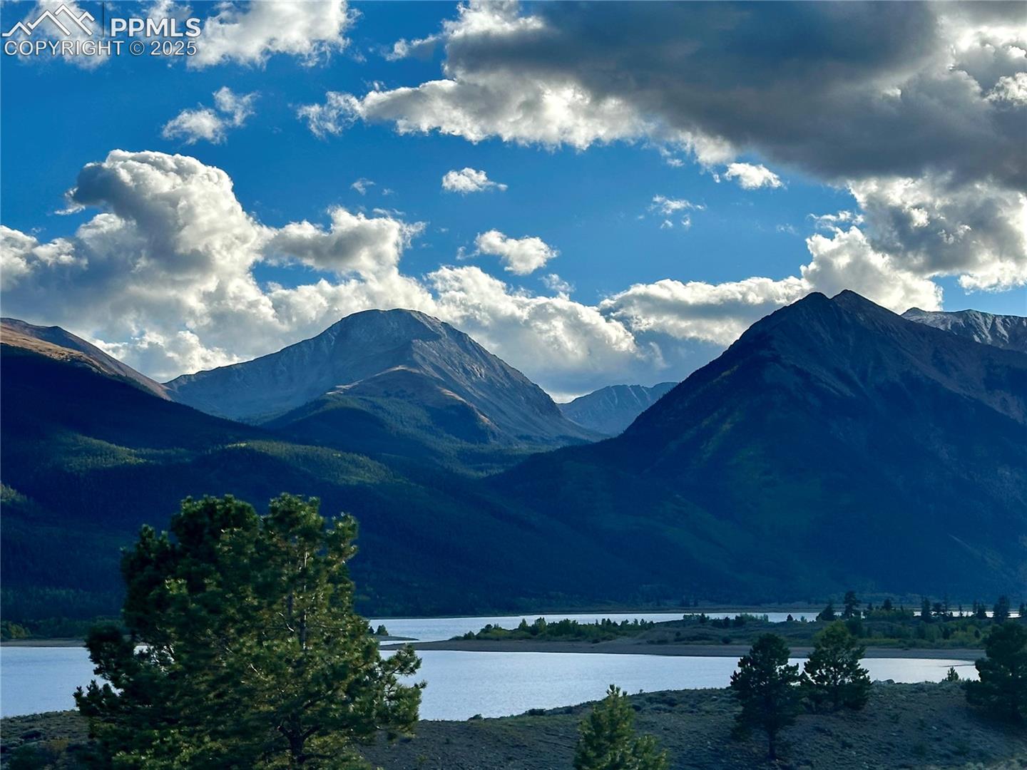 Nestled next to Twin Lakes