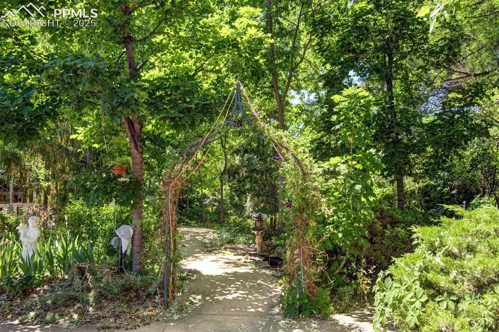 Secret Garden: Pathways