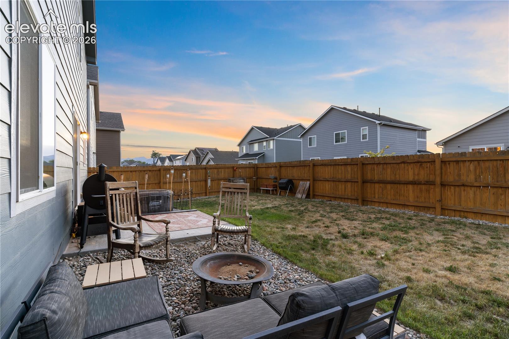 Spacious yard and patio area to enjoy the evenings