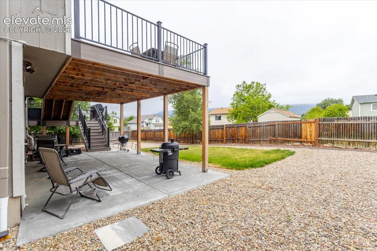 Lower patio area