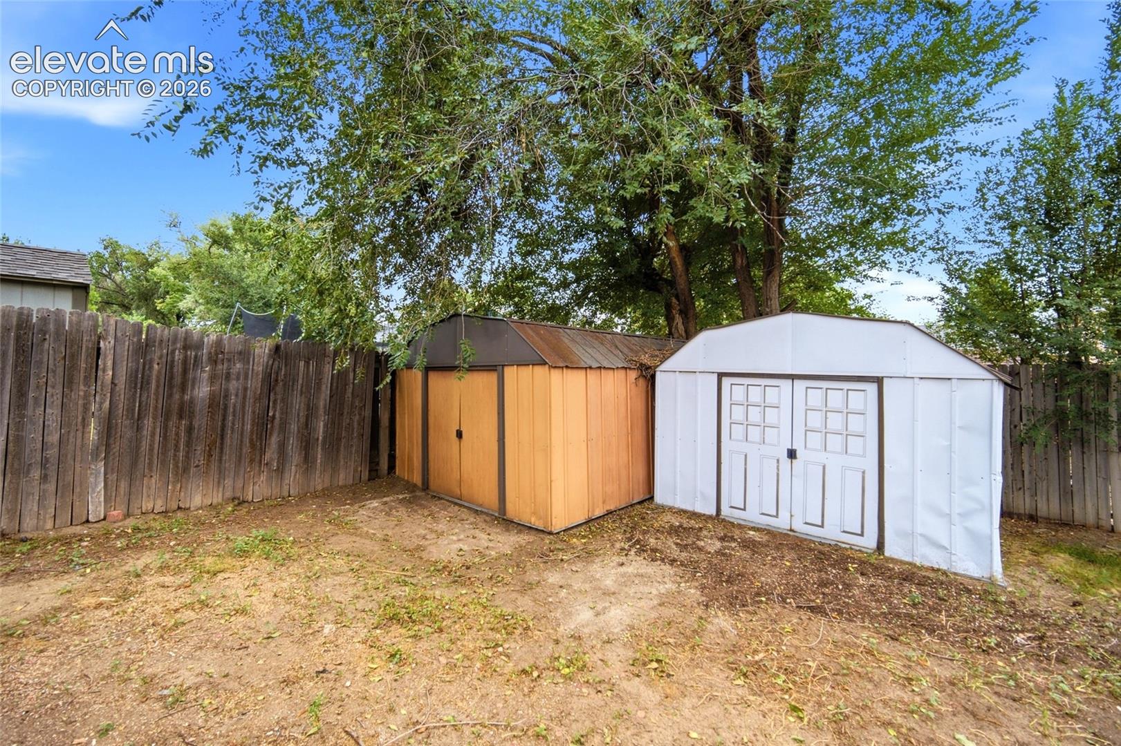 2 Storage sheds for extra storage. 