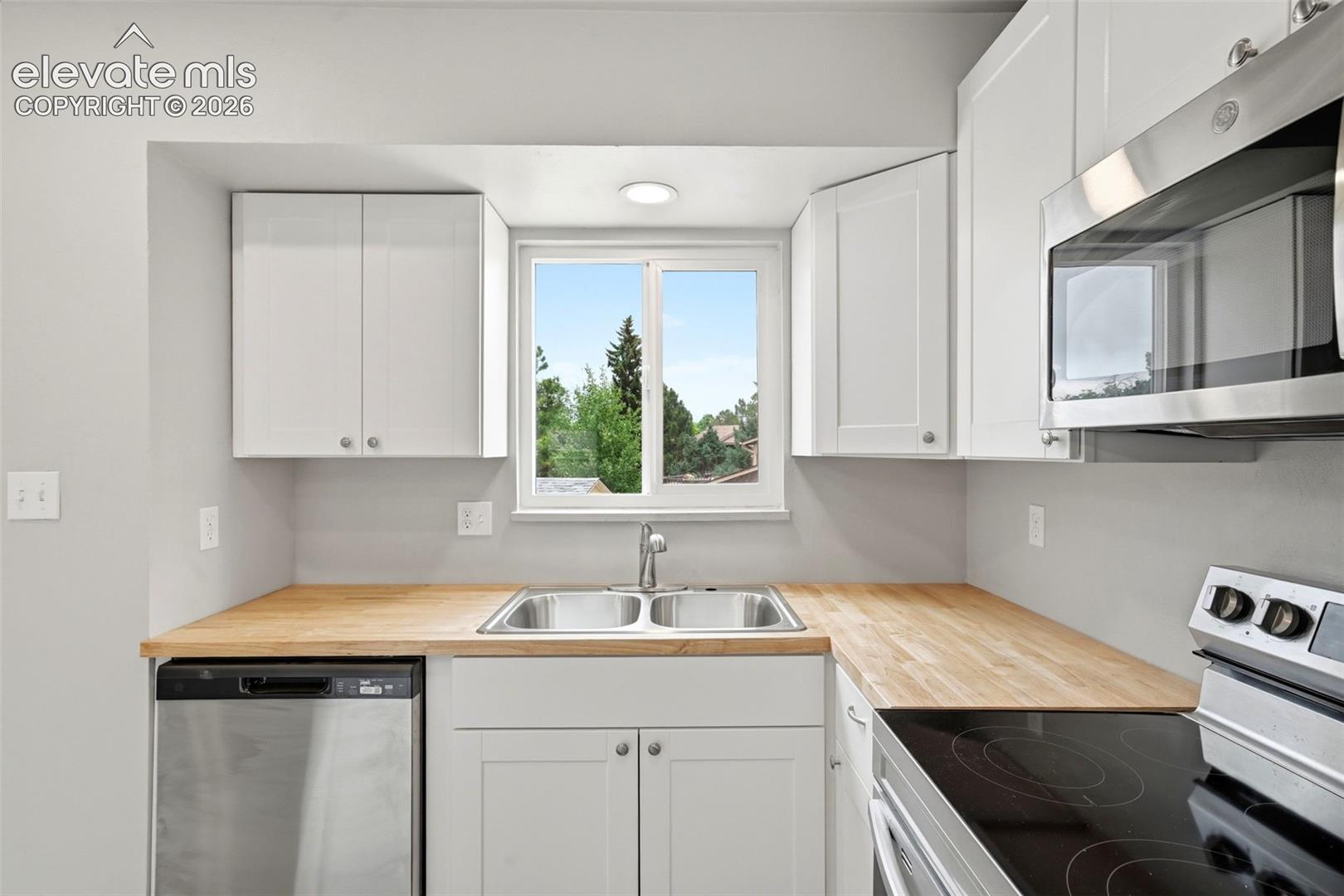 Photo 11 of 4506 Adieu Circle, Colorado Springs
