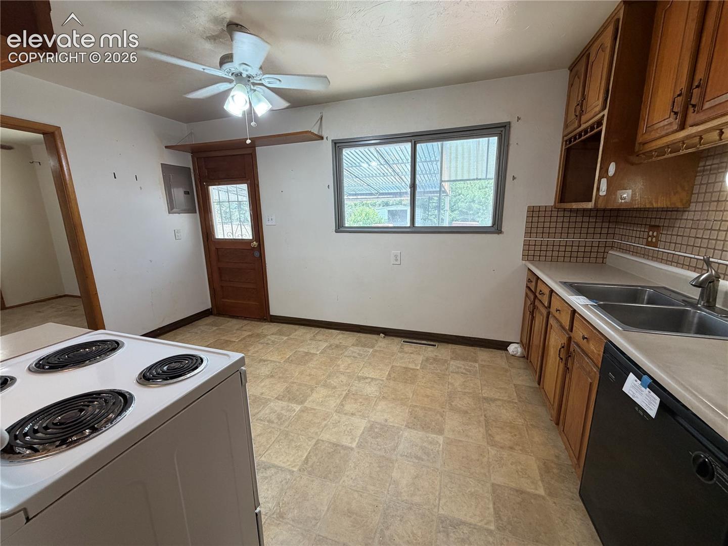 Photo 9 of 2239 Drakestone Drive, Colorado Springs