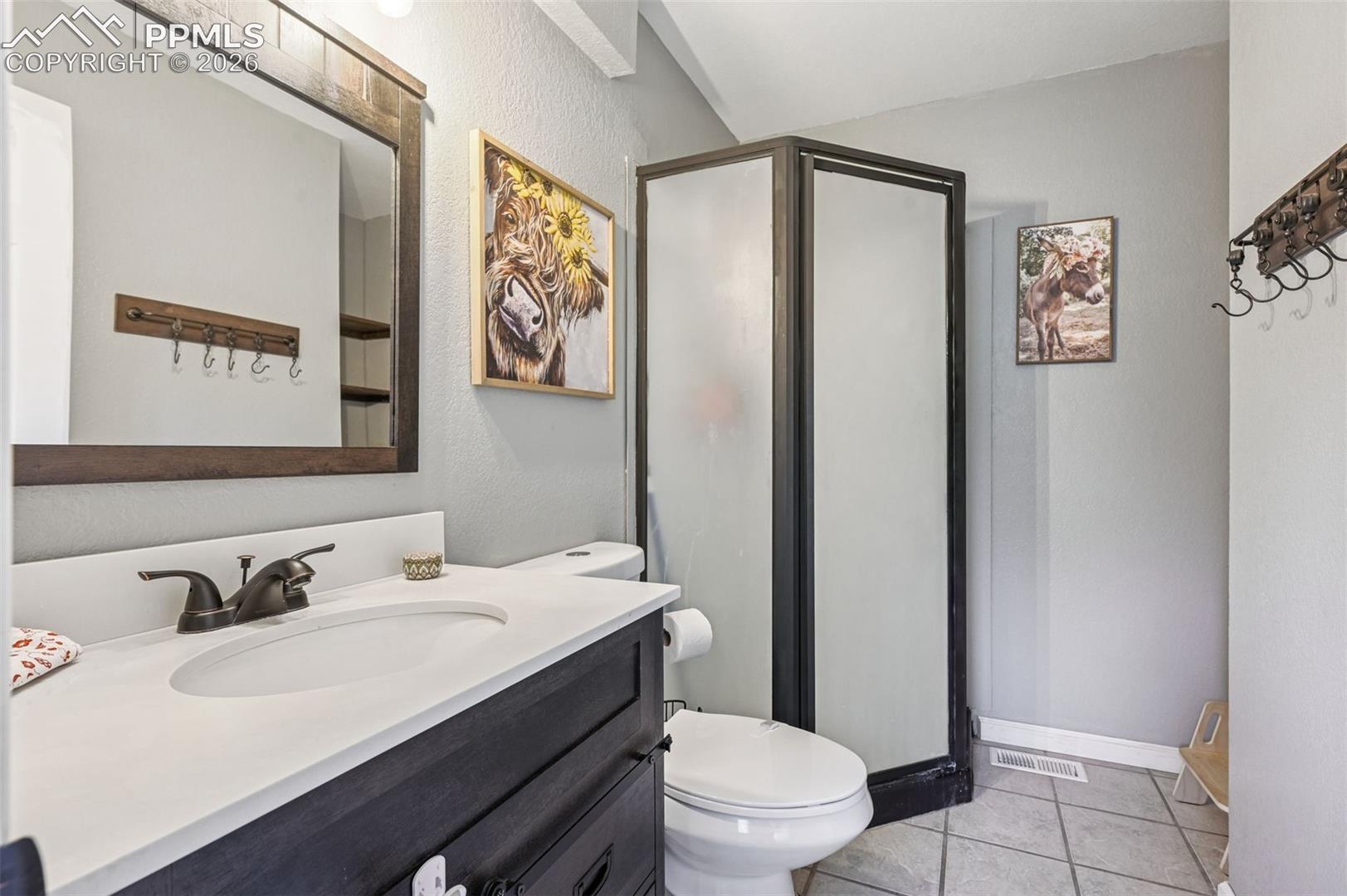 upstairs bathroom 