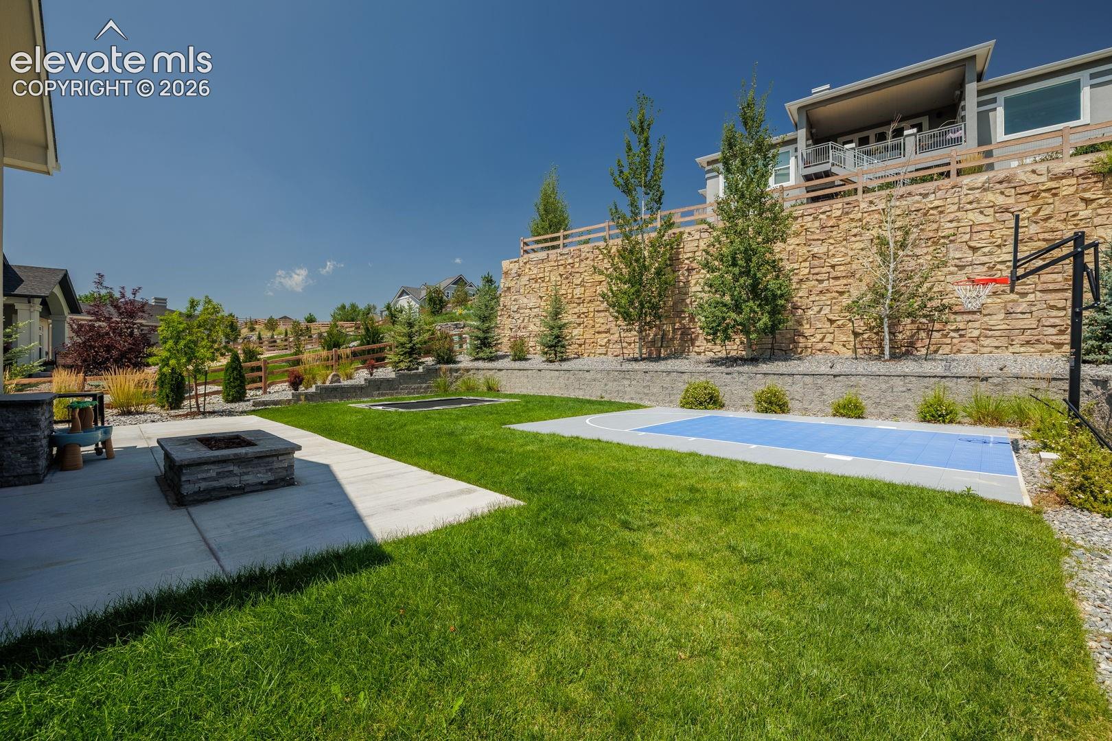 amazing yard. Outdoor kitchen and tap