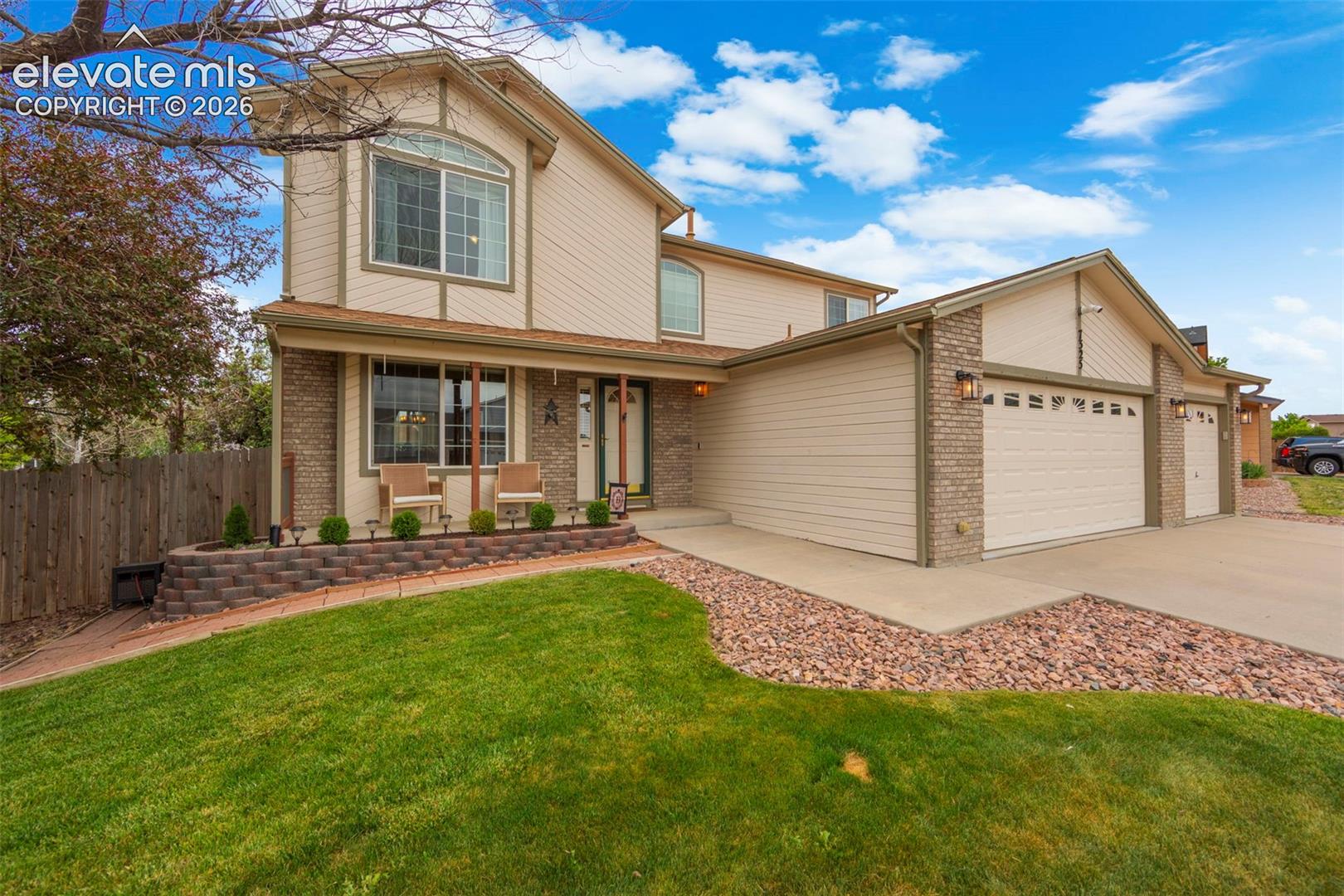 7325 Sue Ln, Colorado Springs, CO 80925