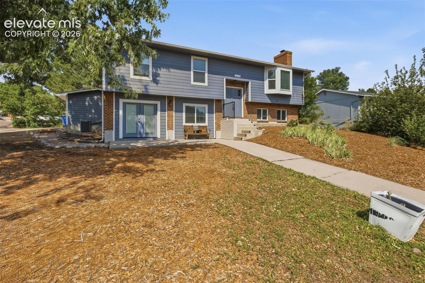 1239 Suncrest Way, Colorado Springs, CO 80906