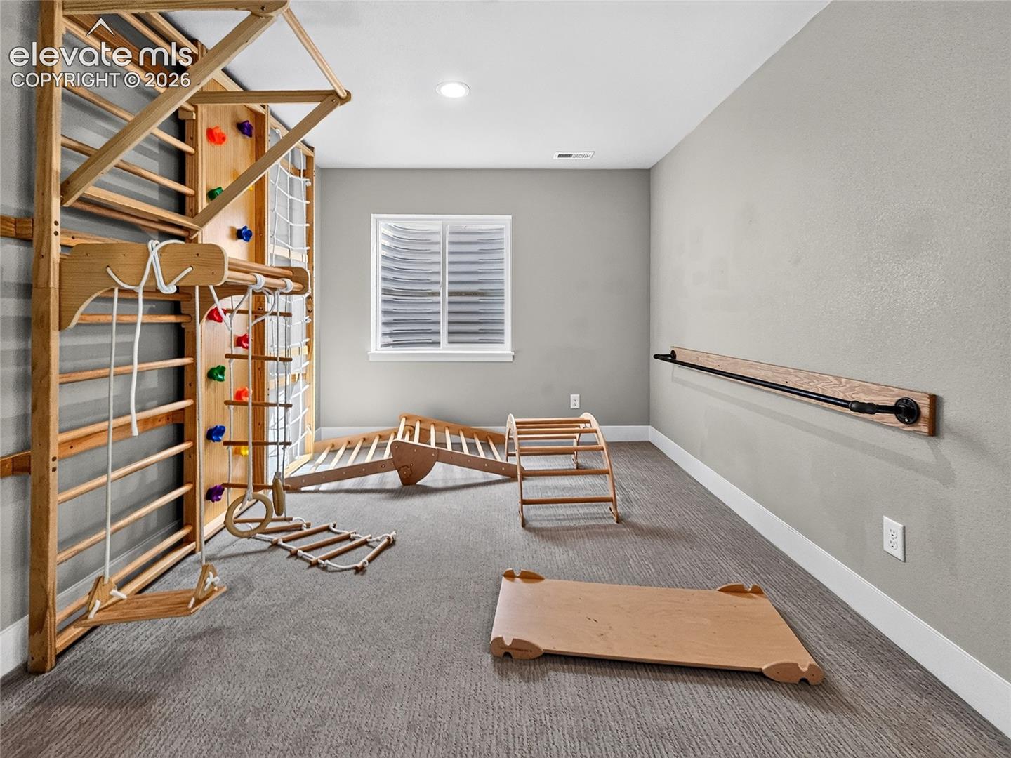 Exercise cove for growing childre