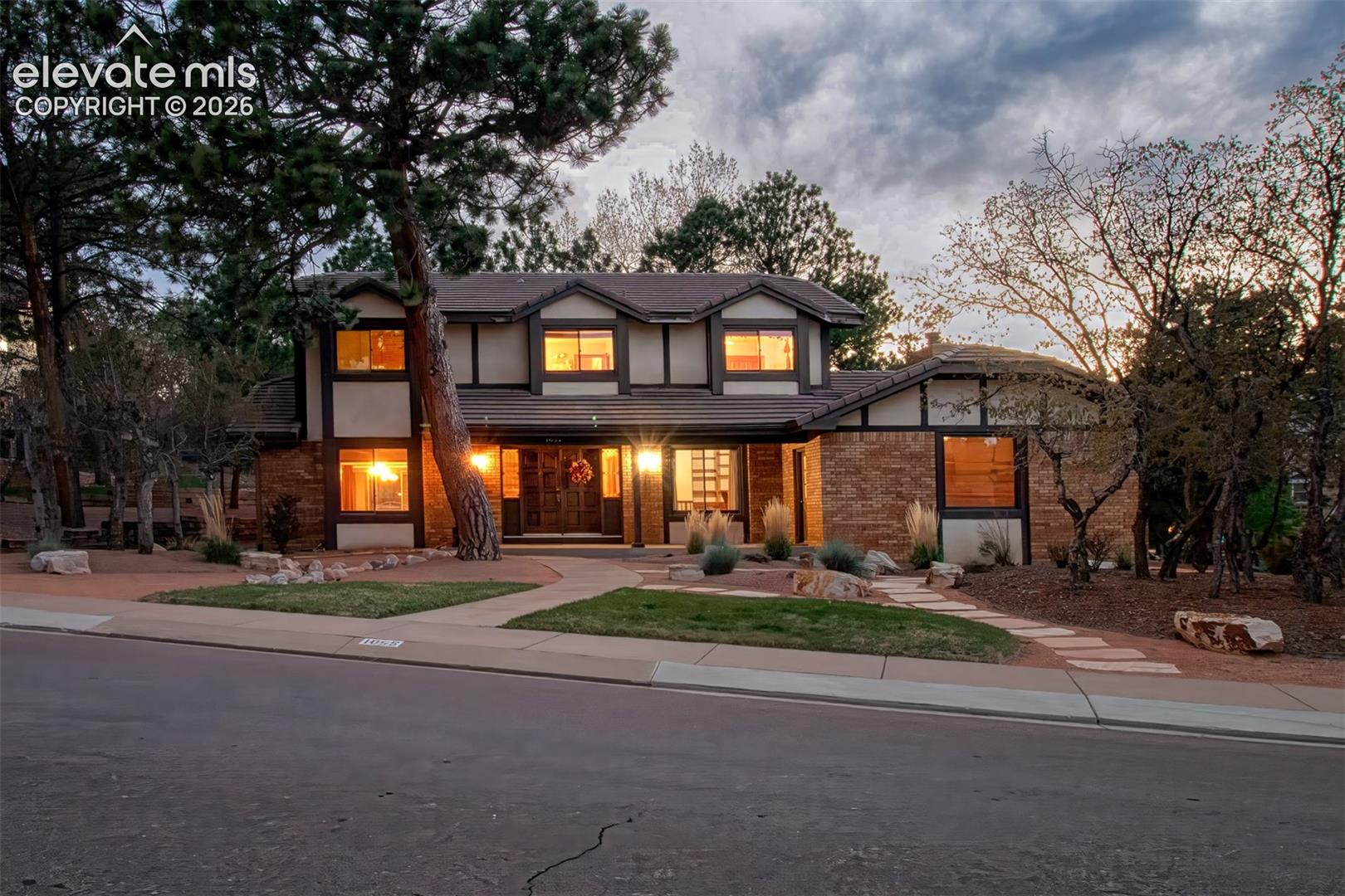 1055 Point Of The Pines Dr, Colorado Springs, CO 80919