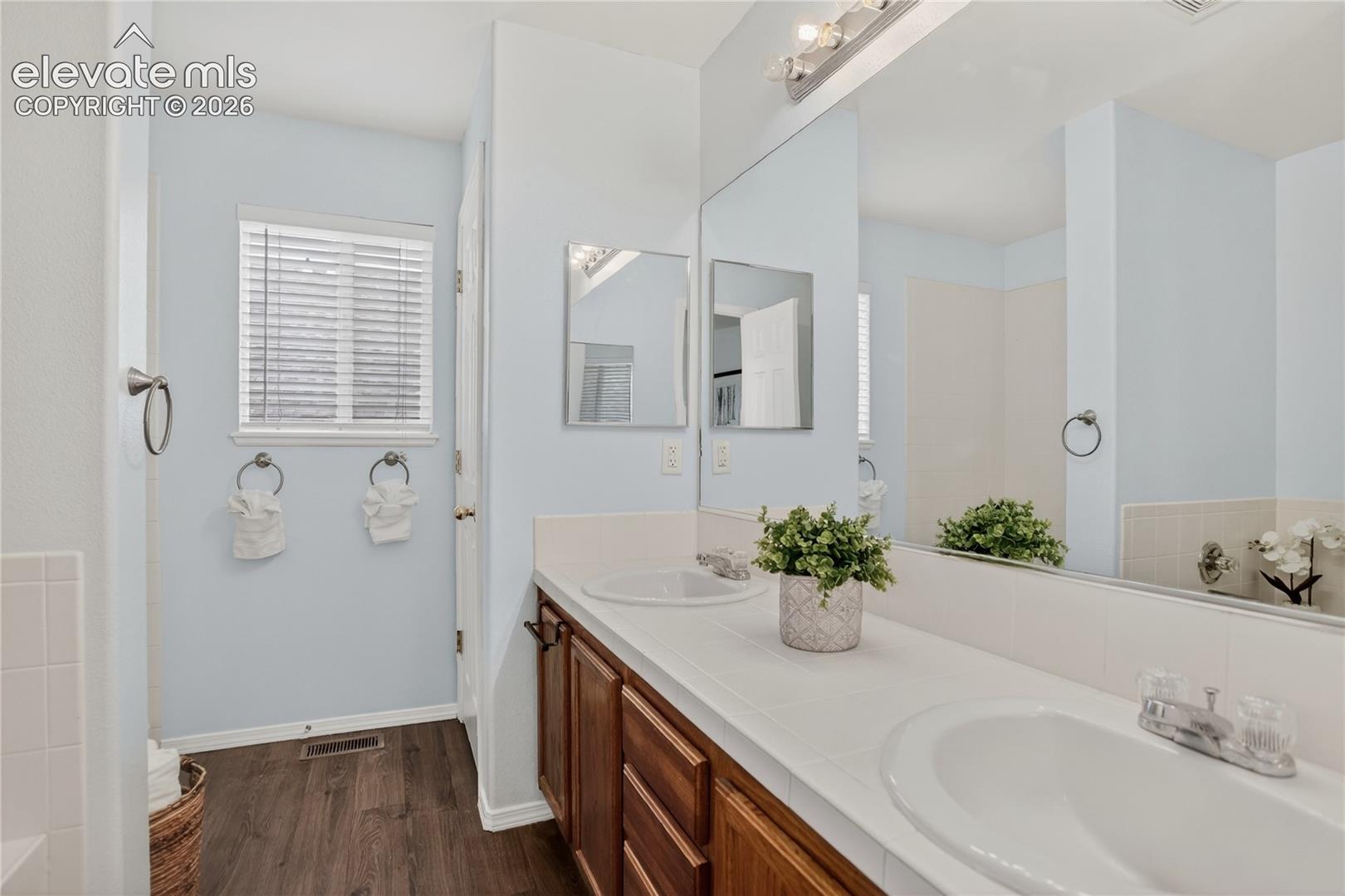 5-piece primary bath