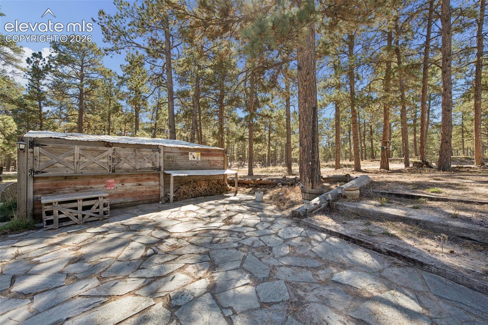 Great outdoor patio area to entertain!