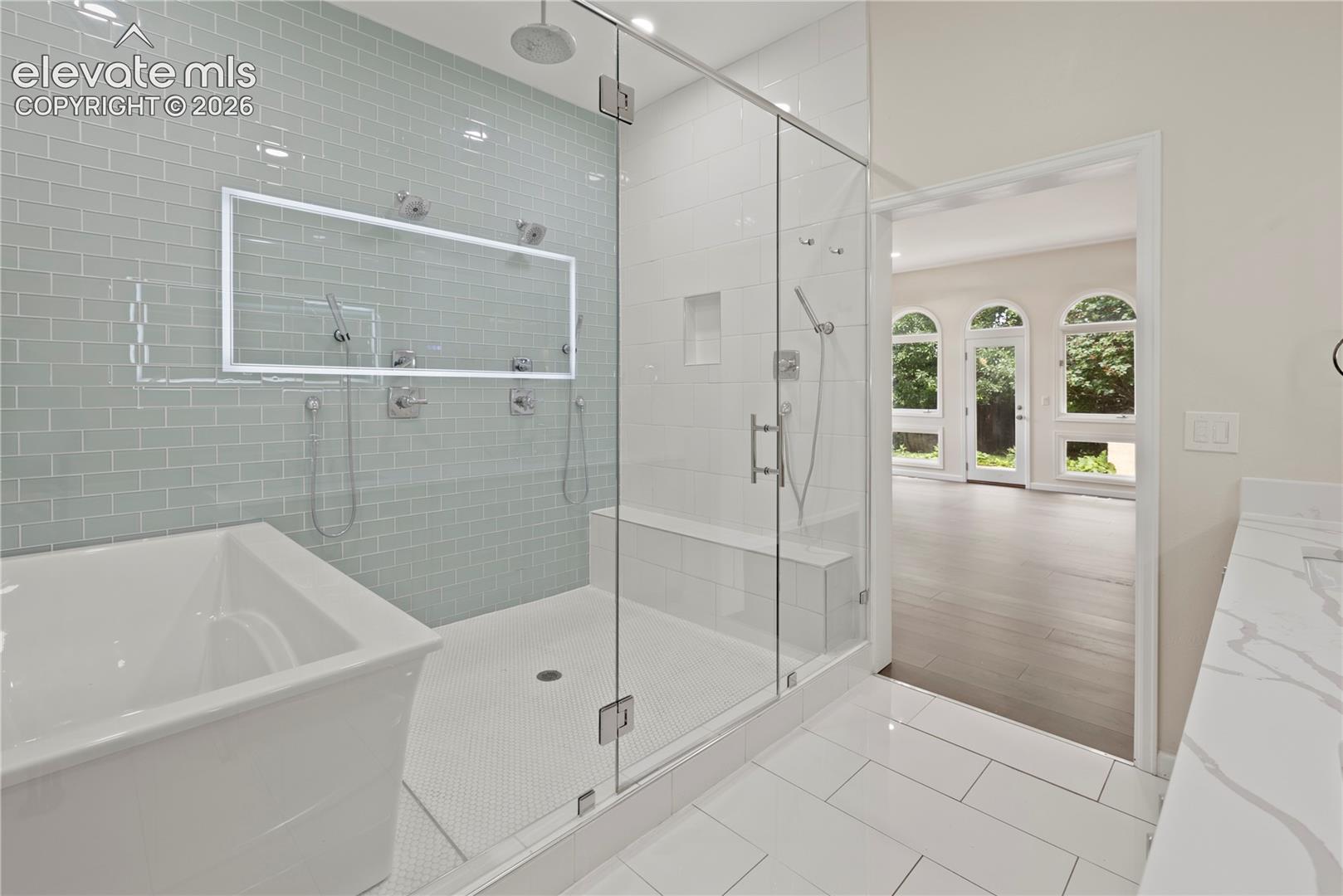 Spa shower enclosure
